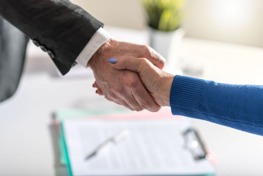 Umowa powiernicza – kiedy warto ją zawrzeć?